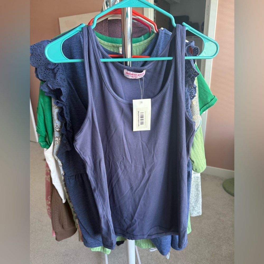 NWT Discount Diva Tank